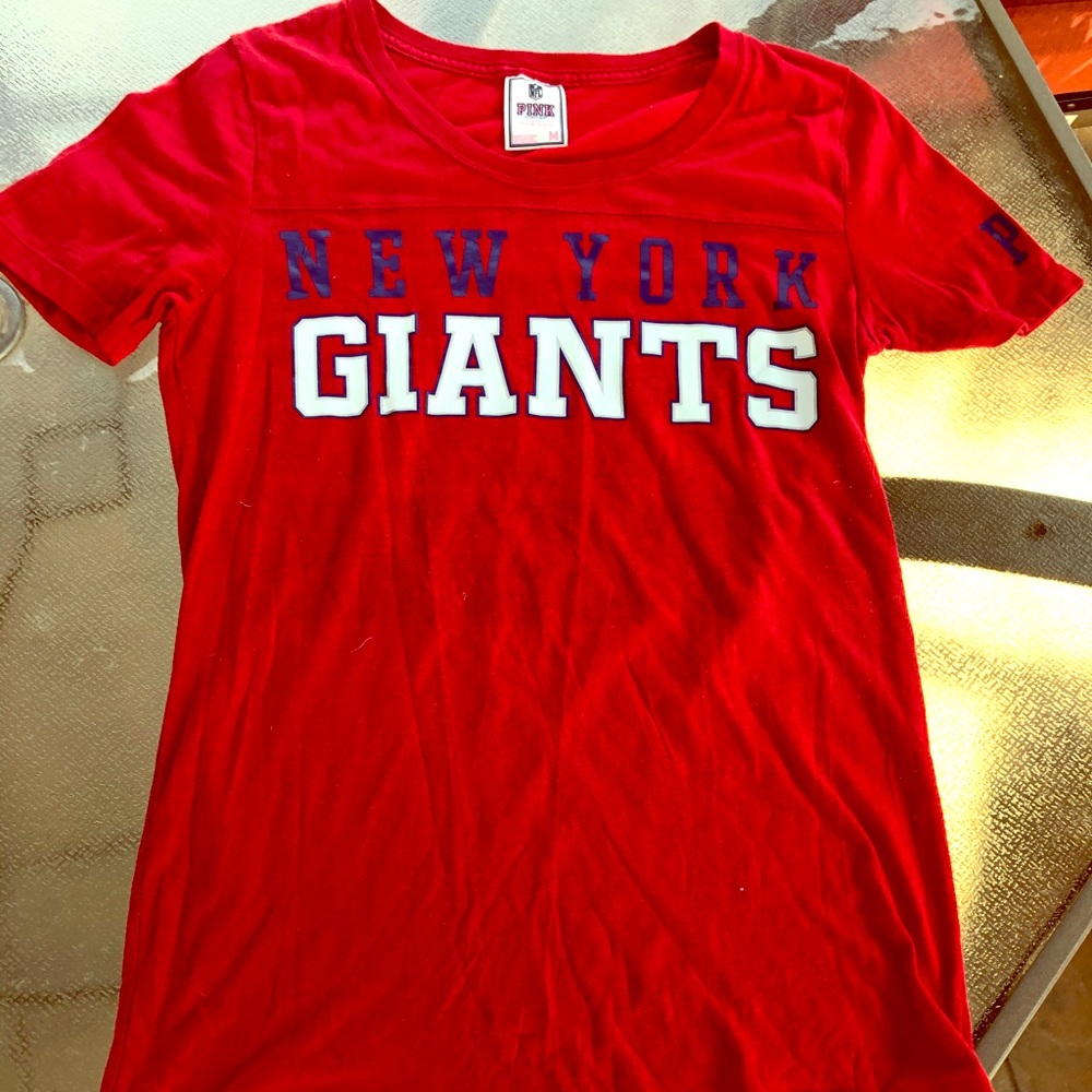 Red giants short-sleeve